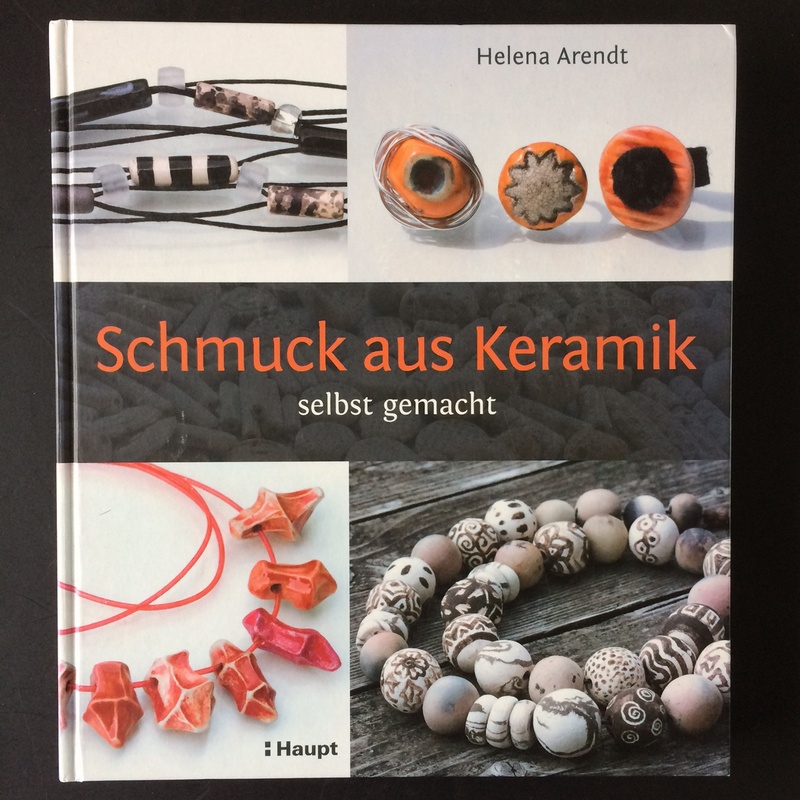 Buchcover Schmuck aus Keramik